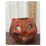 Vintage papier-mï¿½chï¿½ pumpkin