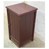 Small 1 door cabinet  15x28
