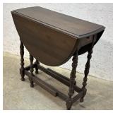 One drawer gate leg table 40x32x30