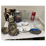 Yankee beer can, Paris plates, very mixed lot of