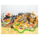 Large lot of plastic Jungle/Zoo/Ocean animals.
