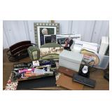 End of consignment menagerie ï¿½ holiday/greeting
