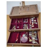 Mens dresser organizer with contents cufflinks
