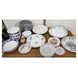 End of consignment hodge podge dishes plates etc