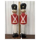 Pair blow mold toy soldiers
