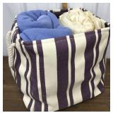 2 queen Blankets Like New *tote Is Damaged
