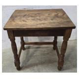 Lift top desk 25"19"28"