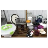 Kitchen lot - Salad carrier, storage containers,