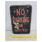 No parking in driveway sign