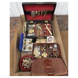 Box menï¿½s dresser cases with content - pins, tie