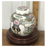 Chinese Famille Rose porcelain ginger jar W/ lid