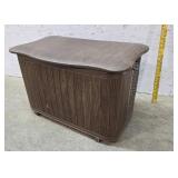 Retro tin hamper