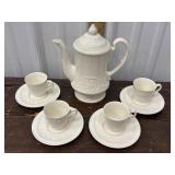 Wedgewood ï¿½Patricianï¿½ tea set *teapot has damage