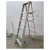 Aluminum step ladder