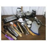 Tea pot, steamer, meat grinder, kitchen utensils,