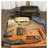 4 rough metal trucks - 1 Structo construction