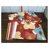 3 Tablecloths, 8 Reversible Placemats