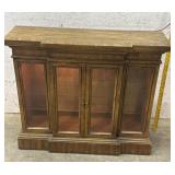 Small lighted curio