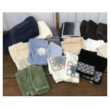 Bathmat, assorted towels, wash cloths