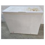 Frigidaire chest freezer works great 41"22"34"