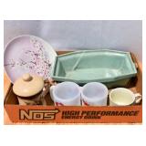 Box of Vintage Pottery & Mugs