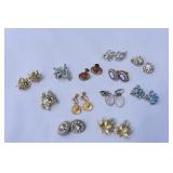 Very nice lot of Vintage Screw Back Earrings.