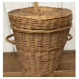Vintage wicker hamper / basket with lid