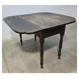 Early walnut Pennsylvania drop leaf table