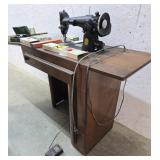 Art Deco singer sewing machine w/attachments &