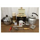 Kitchen - Penguin ice bucket, thermos, etc...