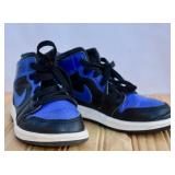 Nike Air Jordan 1 Mid Hyper Royal size 1Y