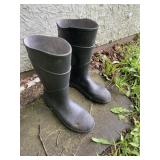 Menï¿½s size 12 ï¿½barnï¿½ boots.  Great condition.