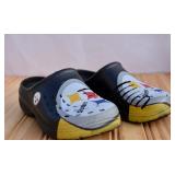 Pittsburgh Steelers Kids Crocs size S (11/12)