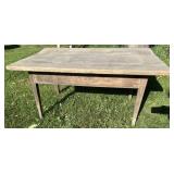 Primitive barn find table. *minor repair needed.*