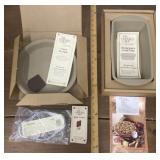 New Pampered chef - 9in pie plate, stoneware loaf