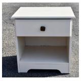 One Drawer End Table/Nightstand