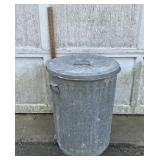Galvanize trashcan with lid