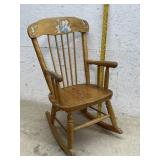 Childï¿½s Rocker / Maple