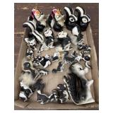 Skunk figures miniatures, salt and pepper etcï¿½