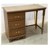 3 Drawer Knee Hole Desk 41/18/31