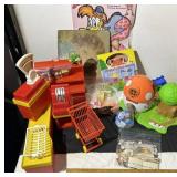 Vintage toys. Paper dolls with ï¿½clothesï¿½