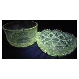 2 Small glow glass bowls - Glows green under