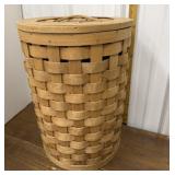 Large basket w/ lid