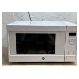GE Microwave 1150 Watts - works