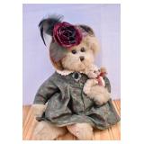 Bearington Collection Lois Bear (retired)