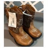 Brand new/tag size 7 boys boots