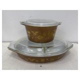 Pyrex Early American divides baker and cover