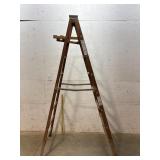 Werner 8ï¿½ Wooden Folding Stepladder