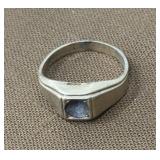 Ring stamped 10k *stone missing