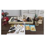 Little miniatures, figurines, etc.... some of the